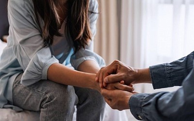 Protégez votre vie amoureuse avec les rituels de protection spirituelle de Kpayéro. Éliminez les blocages et retrouvez l’amour et la sérénité dans votre relation.