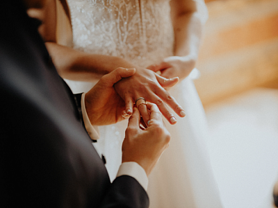 Grâce à la voyance du marabout Kpayéro, découvrez si un lien d’amour subsiste entre vous. Rituels et conseils pour retrouver l’être aimé.