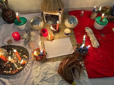En manque de succès ou de revenus ? Le marabout voyant puissant Kpayéro propose des rituels puissants pour attirer l’argent, débloquer la chance et améliorer vos finances rapidement.