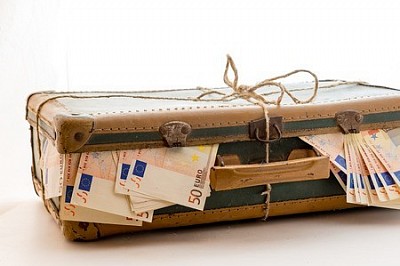 Découvrez le rituel puissant de la valise magique du marabout Kpayéro pour attirer l’argent et changer votre vie financière dès aujourd’hui. valise magique argent, rituel valise magique, marabout valise magique, rituel pour attirer l’argent, marabout puissant pour devenir riche, rituel africain d’abondance, valise magique qui donne de l’argent, marabout argent rapide, rituel spirituel richesse, Kpayéro marabout puissant,