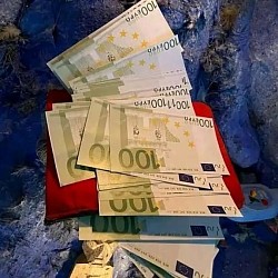 Besoin d’argent rapidement ? Le portefeuille magique du marabout Kpayéro est la solution spirituelle pour attirer la richesse sans effort.